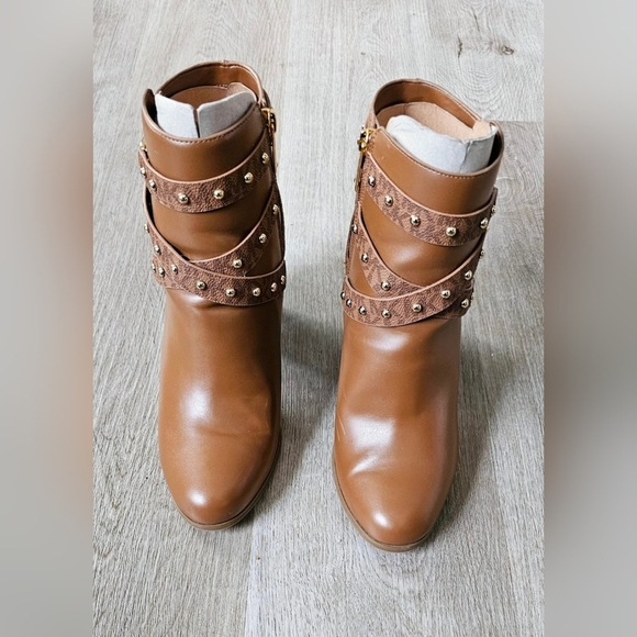 Size 11 MK Kincaid Studded Logo Trim Ankle Boot - Picture 4 of 13